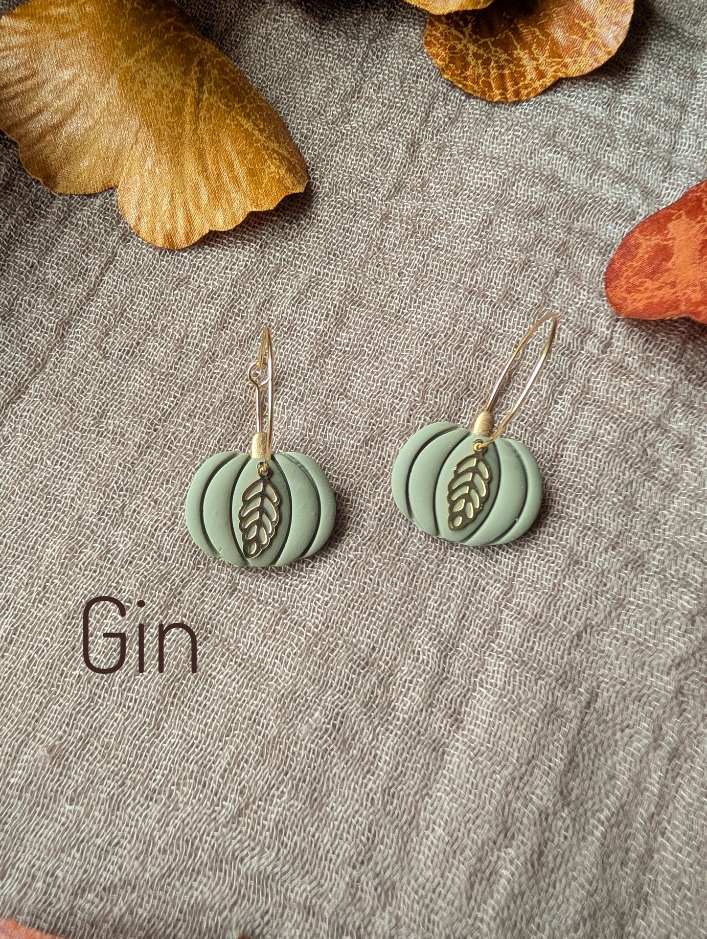 Leaf Charm Pumpkin